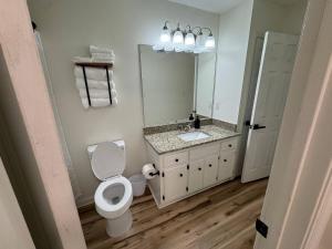 Juniper: 3 bedroom w pool