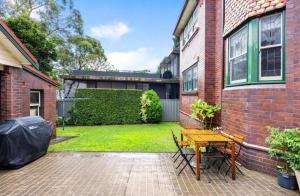 Art Deco Beach Haven