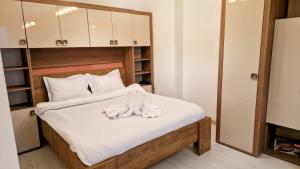 Aly Airport Apartament - Private Parking