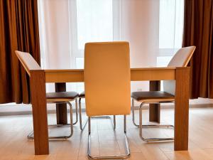 Aly Airport Apartament - Private Parking