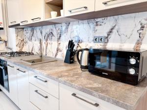 Aly Airport Apartament - Private Parking