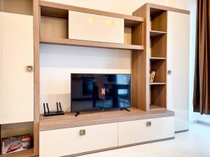 Aly Airport Apartament - Private Parking