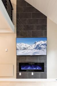 PAYDAY LODGE across from SILVER STAR LIFT