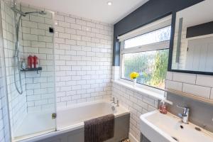 2 bed home in quiet Harrogate suburb