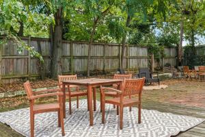 Group Stay Near DC 2BR w Yard on Arlington Blvd