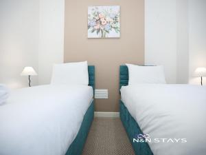 Pentre Place By N And N Stays, perfect for contractor and corporate stays, Great disc for monthly stays, Close to Principality Stadium, Town Centre and Train Station, Parking and Fast Wifi