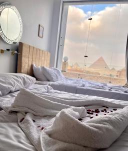 Linda pyramids view hotel