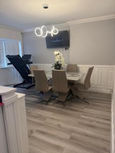 Room on Gedling Road