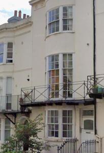 Montpelier Cove - Seaside Retreat - Super King Bed