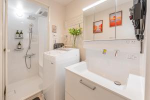 1 min to Station Elevator Access Direct to Narita and Haneda Near Ginza Ueno Shinjuku Disney Shibuya Tokyo Dome Asakusa Skytree