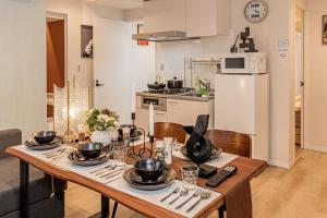 80m to Aoto Station Elevator Access 35 Min Direct to Haneda Airport Direct Train to Narita Airport Easy Access to Ginza Asakusa Disney Skytree Convenience Store and Pharmacy Downstairs