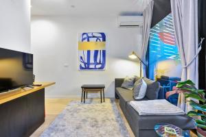 Quirky Retreat - A Charming 1BR in Trendy Collingwood