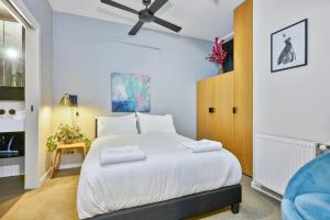 Quirky Retreat - A Charming 1BR in Trendy Collingwood