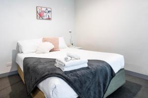 Simple Comfort - 2BR Apartment in Carlton