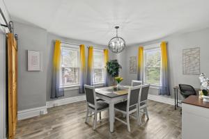 Spacious Cottage near Airport, Hospitals, and Highways