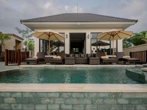 Ginas heritage with view of jungle ubud