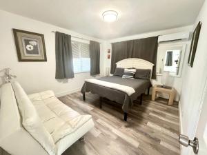 Casa Pompano. 2 miles to Beach. New