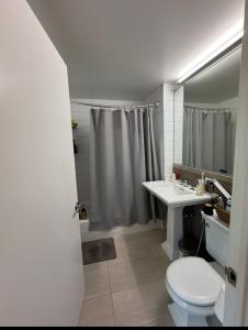 Modern studio in a luxury high rise in the heart of Midtown Manhattan