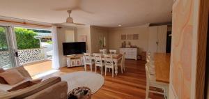 Green Oasis with Sea Breeze