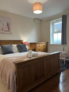 Holthart Town-House, Great for Groups, Families, Pets & Contractors