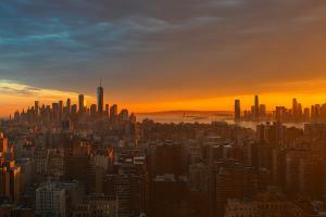 Modern studio in a luxury high rise in the heart of Midtown Manhattan