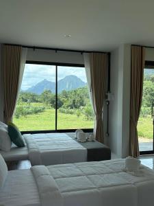 Khaosok River Stone Resort & Camp