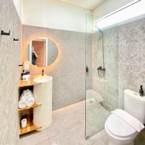 20 Steps at Uluwatu, Surf, Beach, Cave, Cliff, Waves