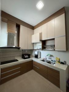 4 Bedroom 4 PRIVATE BATHROOM 4B12B 5 min City Center