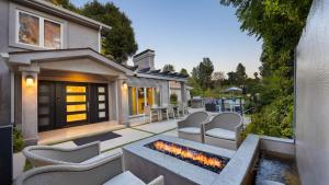 LA Hillside Retreat w Pool Views Fire Pit Outdoor Lounging Casa Bellagio by AvantStay