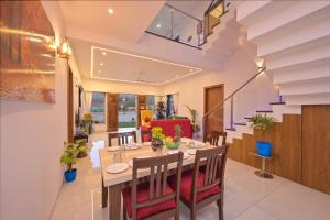 Villa With Turf & Indoor Games