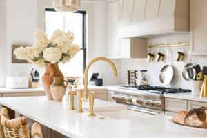 The Royce Newport Luxury Historic Retreat