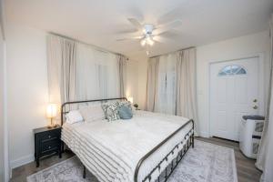 Parkside Duo (pet-friendly) 2 bedroom plus den