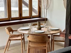 20 Steps Beach Surf, Wave, Cliff, Uluwatu3BR