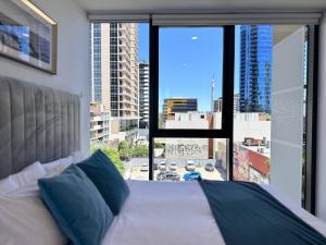 1BR Brisbane one Skyline with Pool, Free Parking and Gym