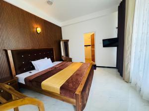 Ayos Hill Adams Peak Free Shuttle