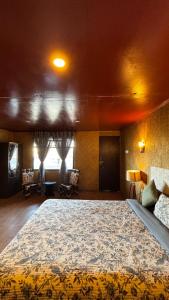 Monratino Himadrie -2 mins walk from Mall Road -rooms have Kanchenjunga Mountain View