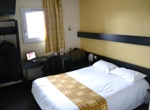 Hotels Best Hotel - Montsoult La Croix Verte : Chambre Double Confort