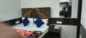 Hotel O by OYO Royal Palace