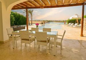 Stylish 4 BR with a Private Heated Pool V15 at White Villas