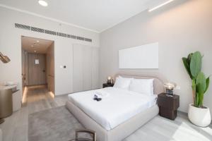 Free housekeeping visits during your stay - StayShort - Stylish JVC Studio for 2 Great Dubai Location
