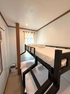 Mia Bae Lodge