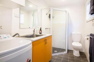 Boho - Pet Friendly - 1 Min Walk to the Beach