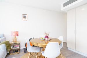 Prime Kingston Modern Apt with Balcony near Lake - Hosted by Canstay