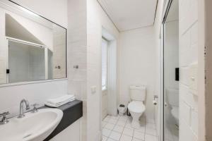 Shoreline Apartments - Unit 9b