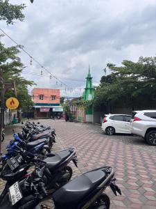 Omah Joglo Bugis Guest House Syariah Cafe & Resto