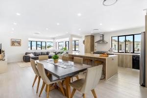 Exceptional 4 bedroom home by the beach