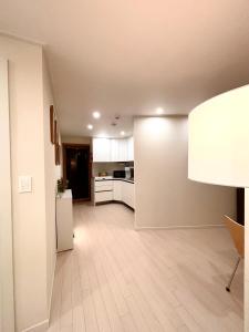 안국하우스-경복궁1분 북촌안국역5분 송현공원뷰 감성독채 남산뷰 루프탑 편백침대