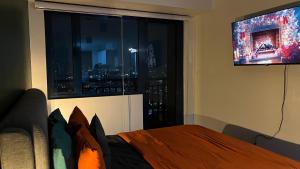 Air Residences Minimal Style Unit w Balcony - Near Trident Tower and Salcedo