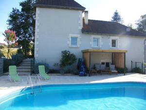 Maisons de vacances LOU MALINBOUZAT VILLA CLIMATISEE AVEC PISCINE PRIVEE a L'OREE DU PERIGORD : photos des chambres