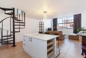 New York Style Living in Trendy De Waterkant